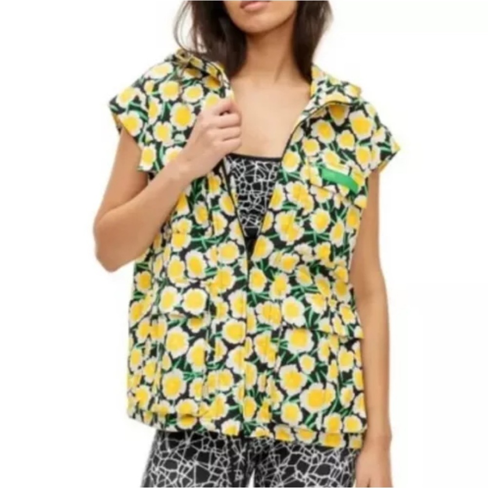 π―50% OFF! DVF X Target Nylon Packable Poppy Jacket Vest - Picture 1 of 6